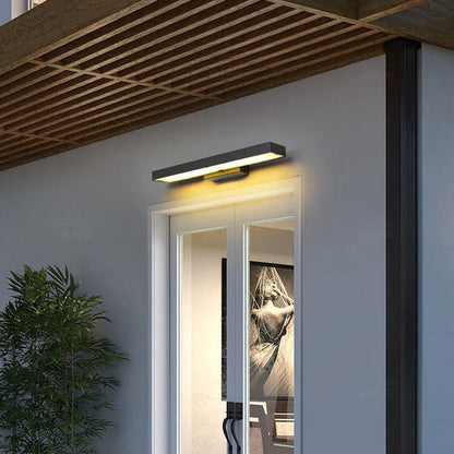 Kiki's Way | Aurora Dusk-to-Dawn Wall Light – Aluminium, IP54