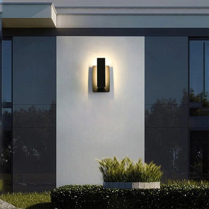 Kiki's Way | Applique Outdoor Wall Light – Aluminium, Weatherproof