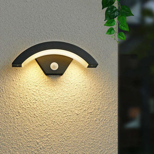 Kiki's Way | Astrid Arc Wall Light – PIR Motion Sensor, IP65
