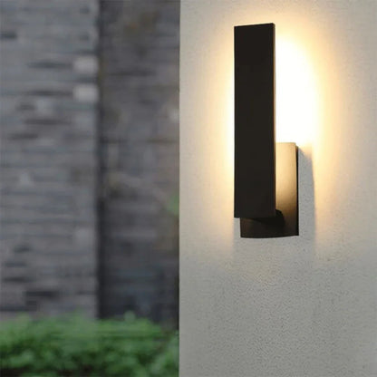 Kiki's Way | Applique Outdoor Wall Light – Aluminium, Weatherproof