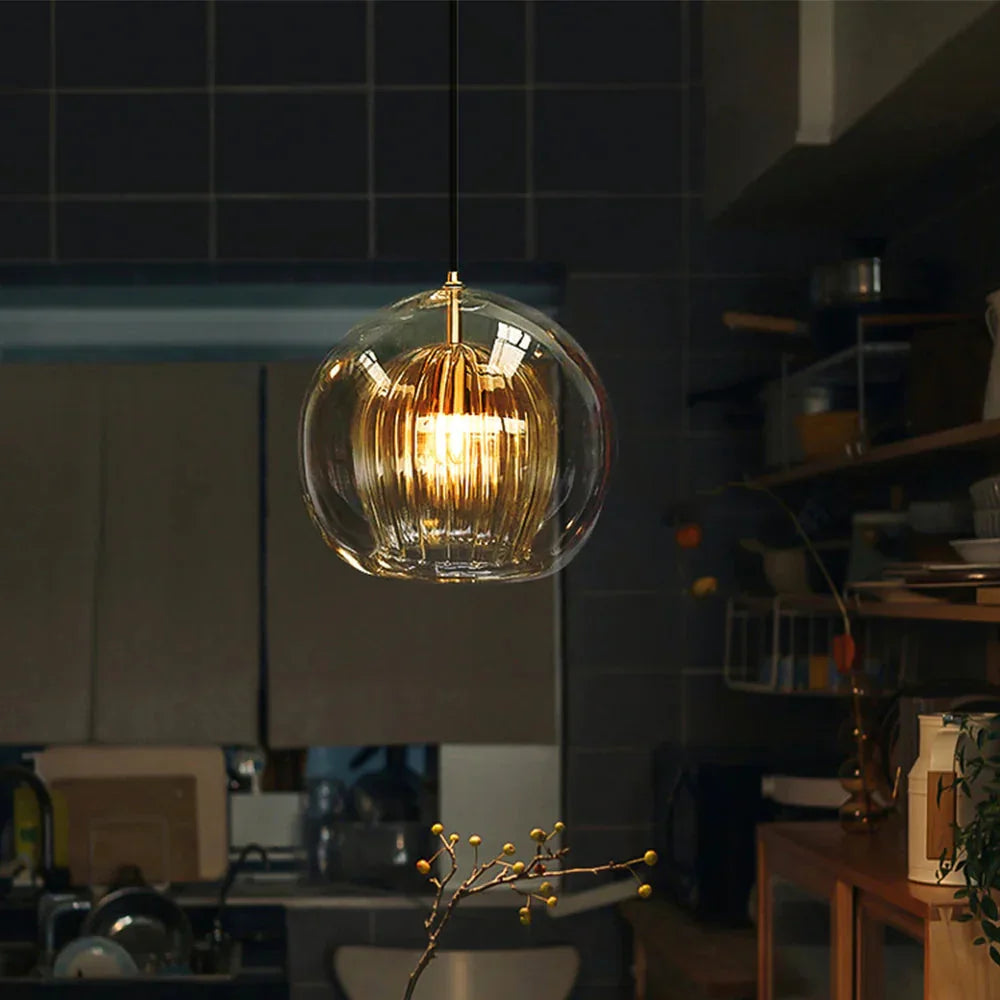Kiki's Way | Sarah Gold Glass Globe Pendant Light – E27