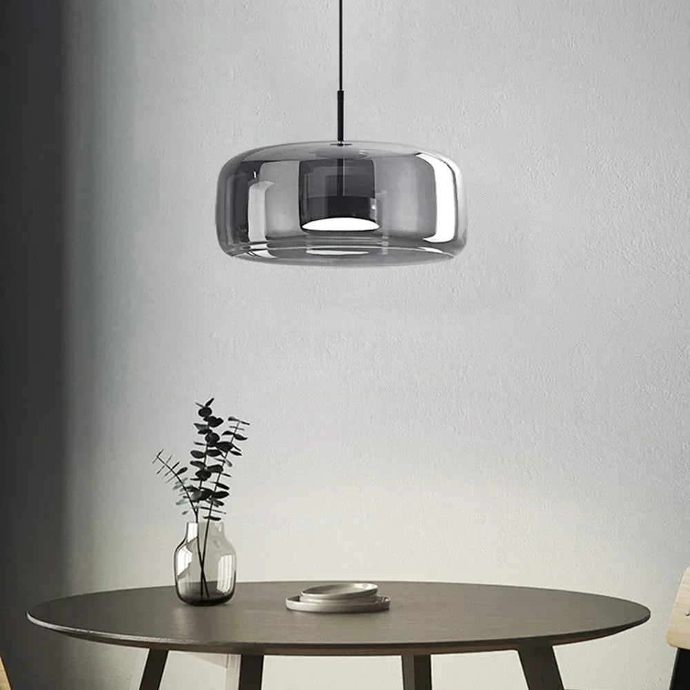 Kiki's Way | Växa Amber Glass Pendant Light – Gold Metal