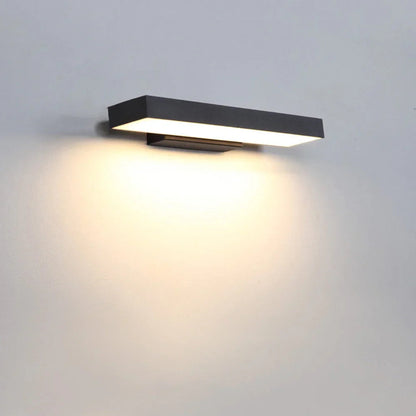 Kiki's Way | Aurora Dusk-to-Dawn Wall Light – Aluminium, IP54