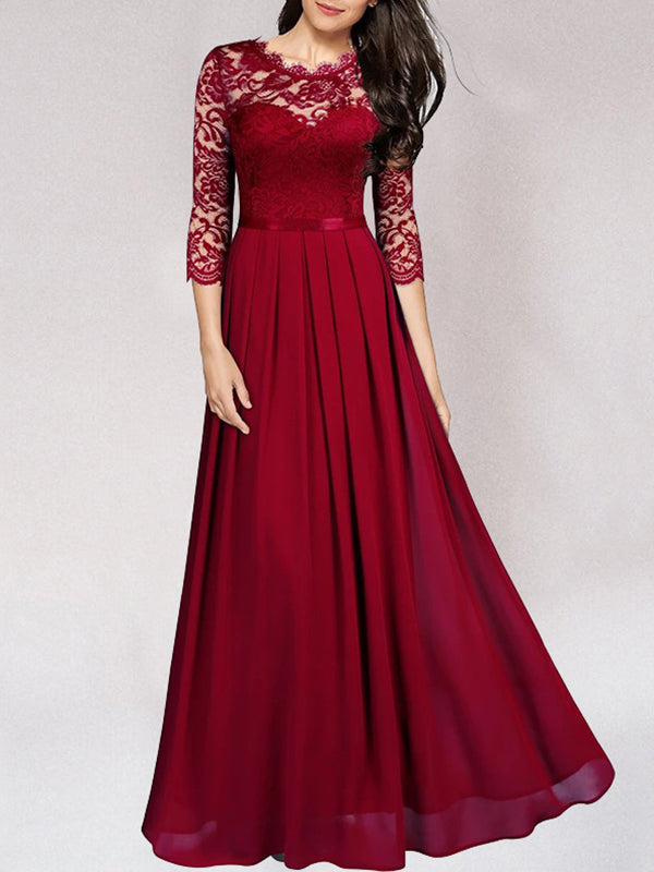 Long, Elegant Bridesmaid Dress in Flowing Lace