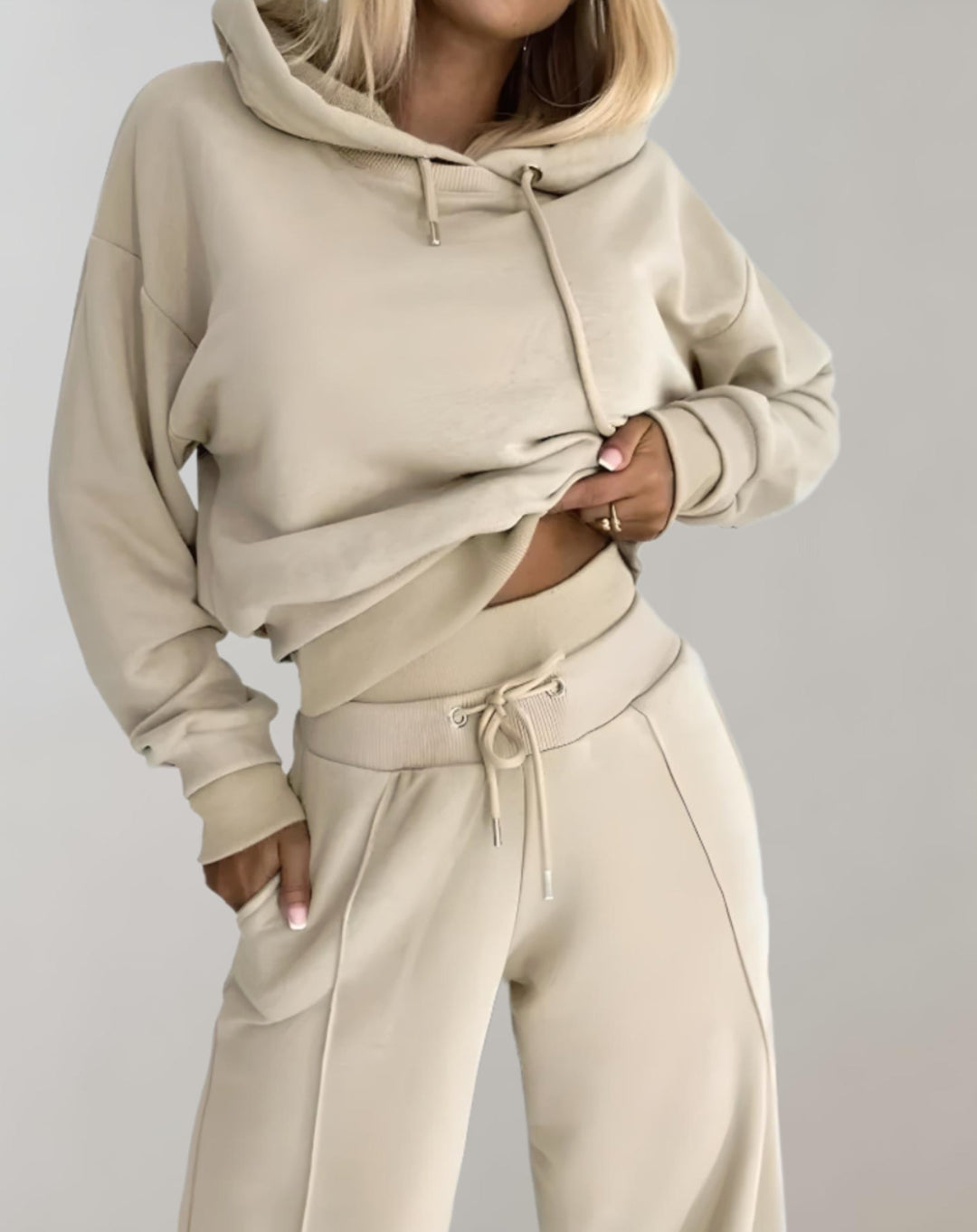 Set of a Two-Tone Hoodie and Wide-Leg Pants