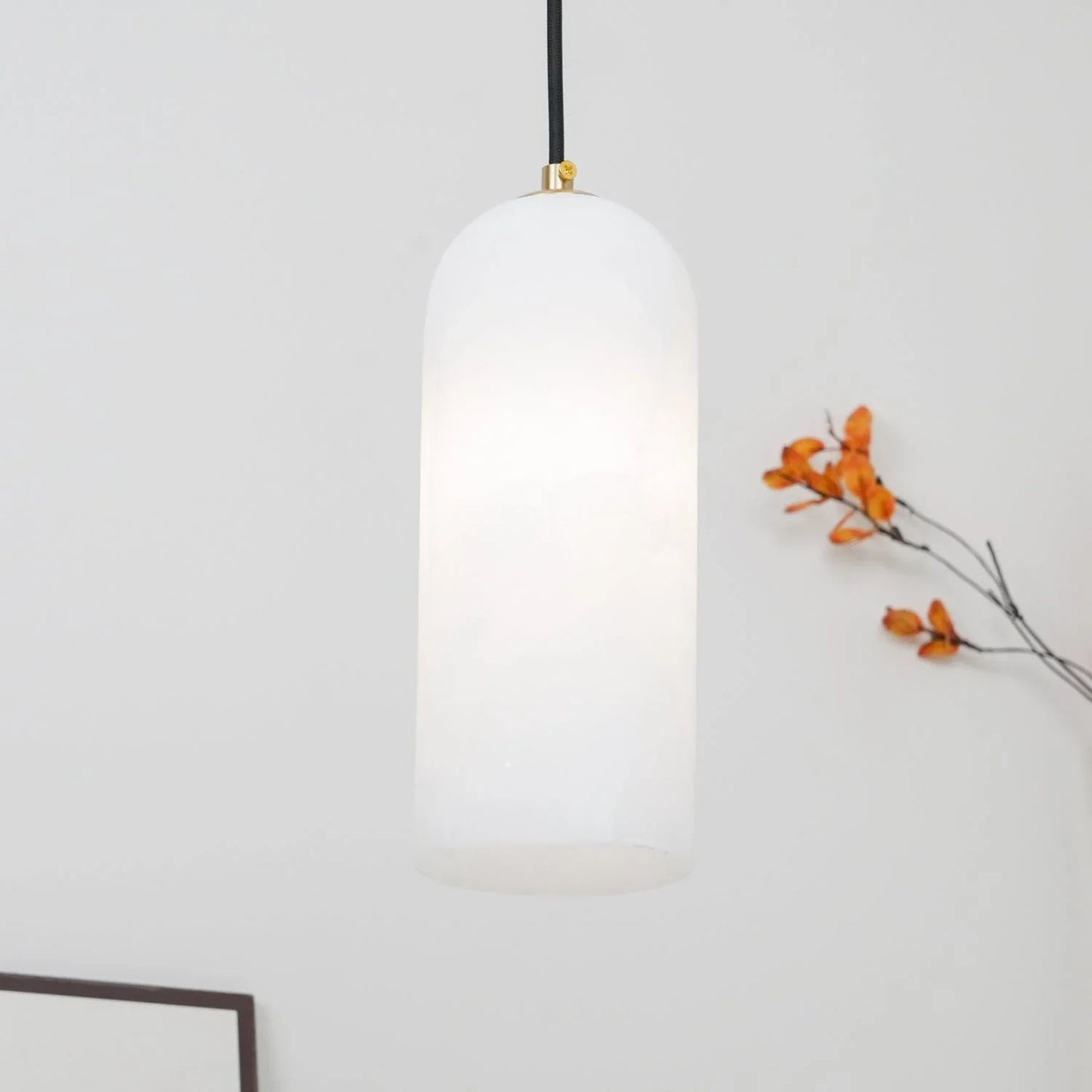 Kiki's Way | Drophe Alabaster Pendant Light – Brushed Copper, E14
