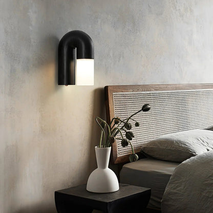 Kiki's Way | Båglampa Curved Wall Light – Wood & Acrylic Diffuser