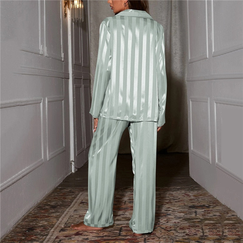 Women's Pajama Set in Satin Look with Striped Pattern