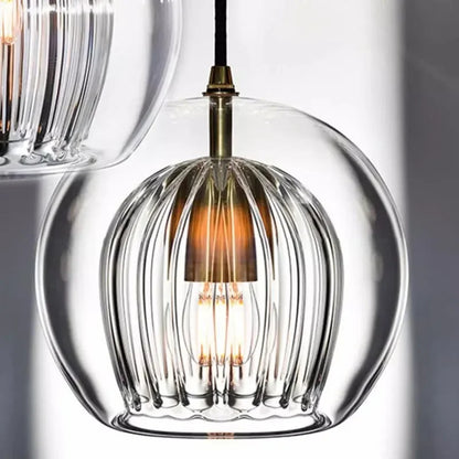 Kiki's Way | Sarah Gold Glass Globe Pendant Light – E27