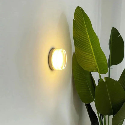 Kiki's Way | Acento Frosted Glass Wall Light – Warm White