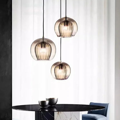 Kiki's Way | Sarah Gold Glass Globe Pendant Light – E27