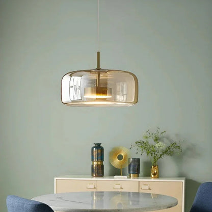 Kiki's Way | Växa Amber Glass Pendant Light – Gold Metal