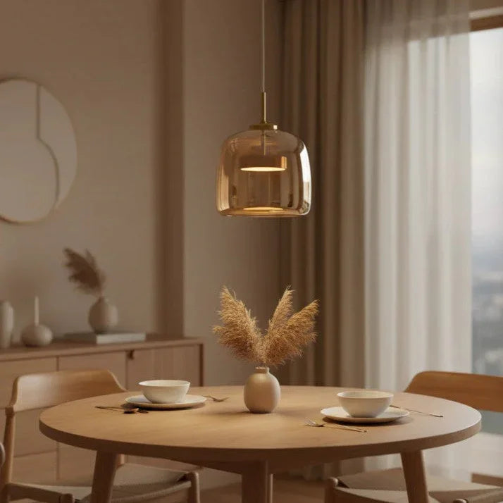 Kiki's Way | Växa Amber Glass Pendant Light – Gold Metal