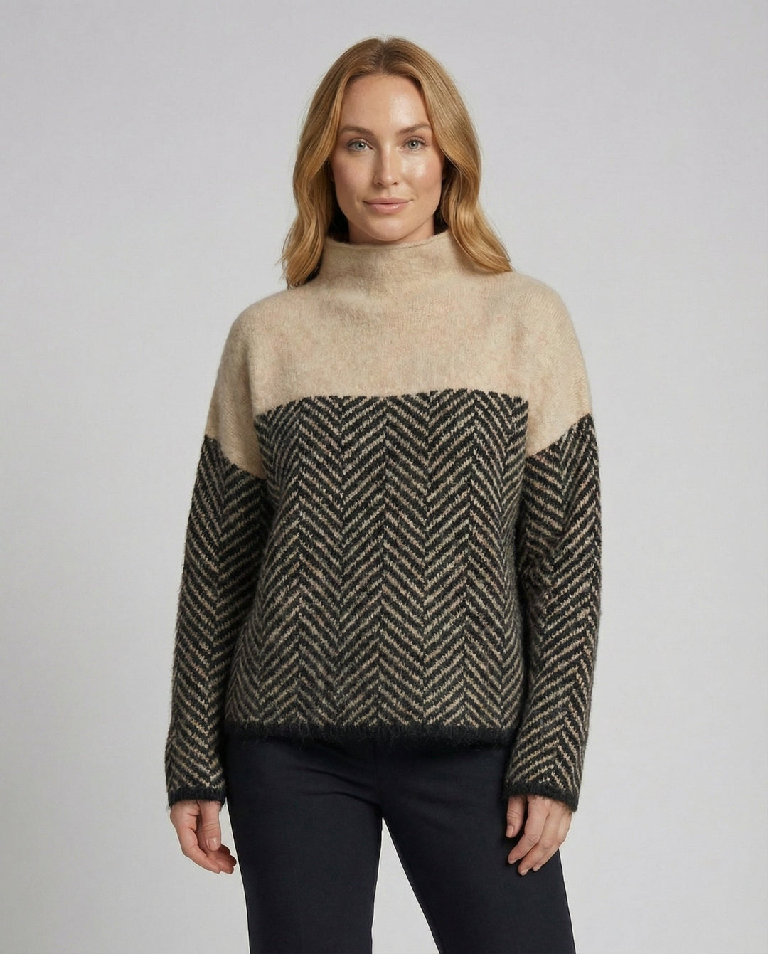 Sweater - Soft Elegant Turtleneck Sweater