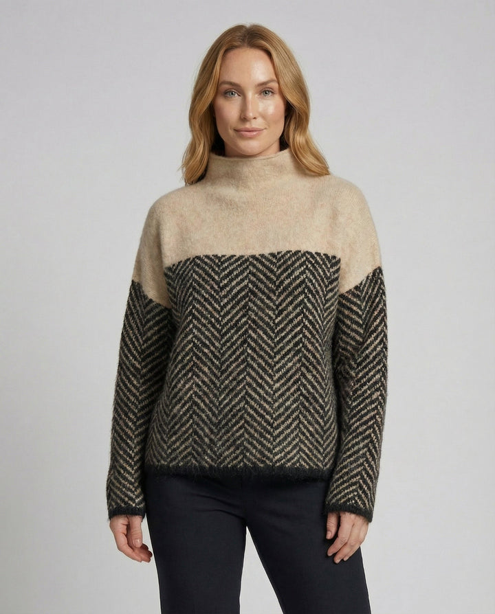 Sweater - Soft Elegant Turtleneck Sweater
