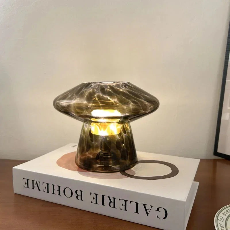 Kiki's Way | Alaia Saucer Table Lamp – Stained Glass