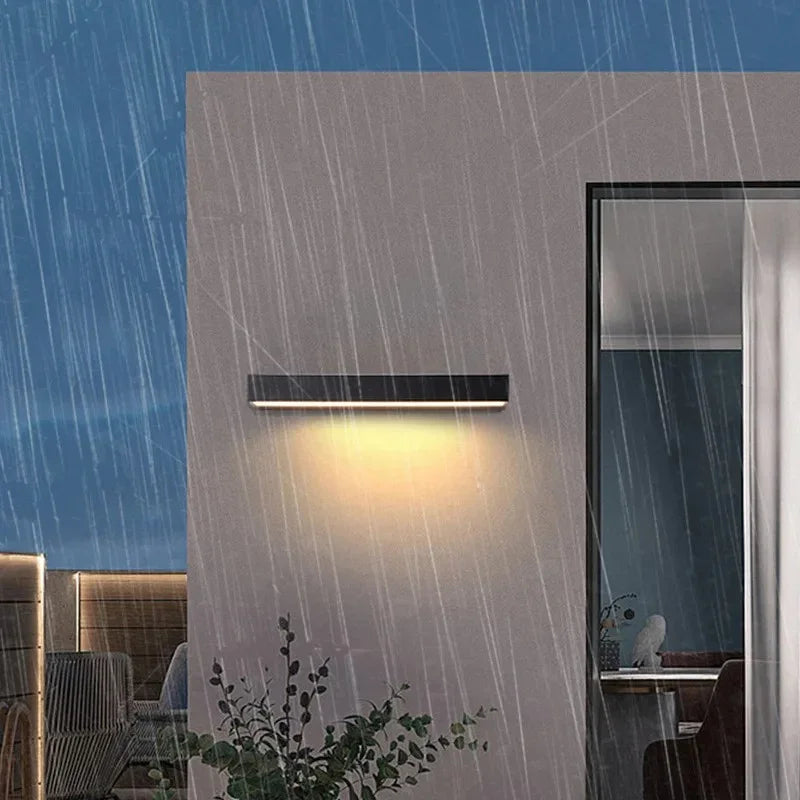Kiki's Way | Ailyn Chrome Wall Light – Aluminium Alloy, IP65