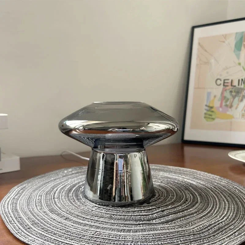 Kiki's Way | Alaia Saucer Table Lamp – Stained Glass